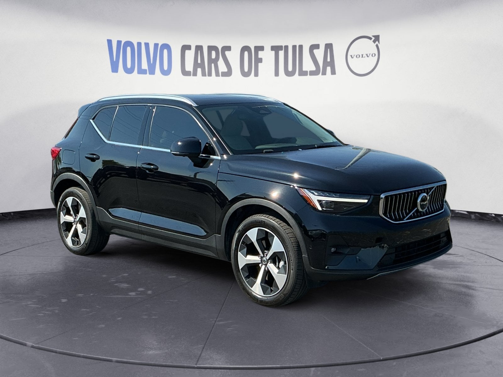 2025 Volvo XC40
