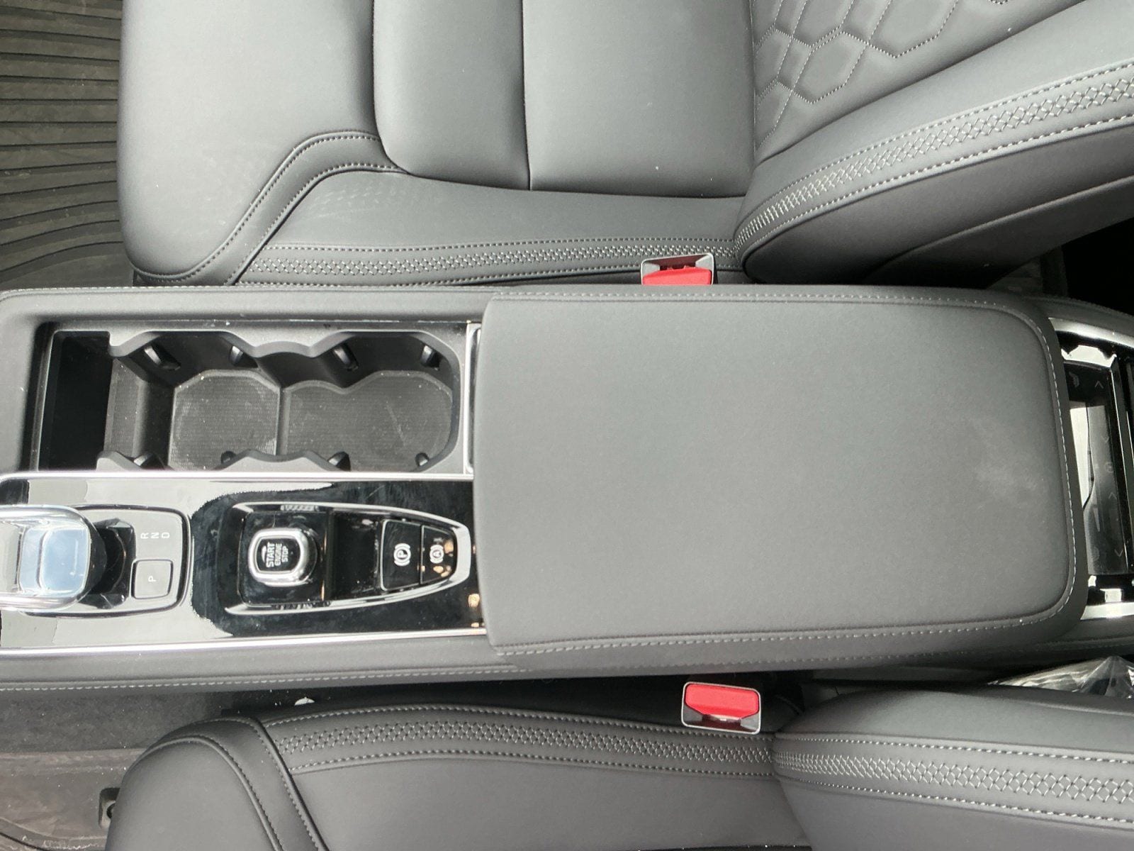 2026 Volvo XC90 Plus - Photo 11