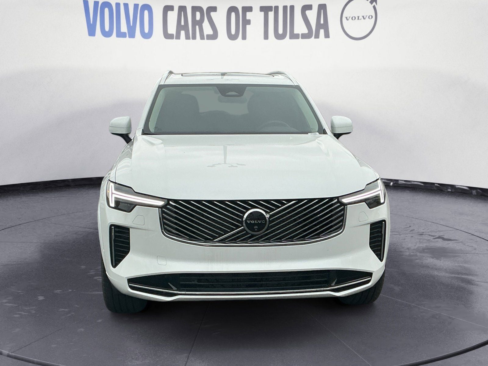2026 Volvo XC90 Plus - Photo 8