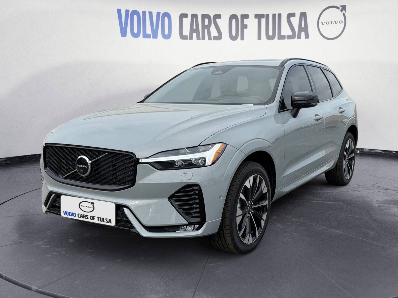 2026 Volvo XC60 B5 Plus Dark AWD's photo