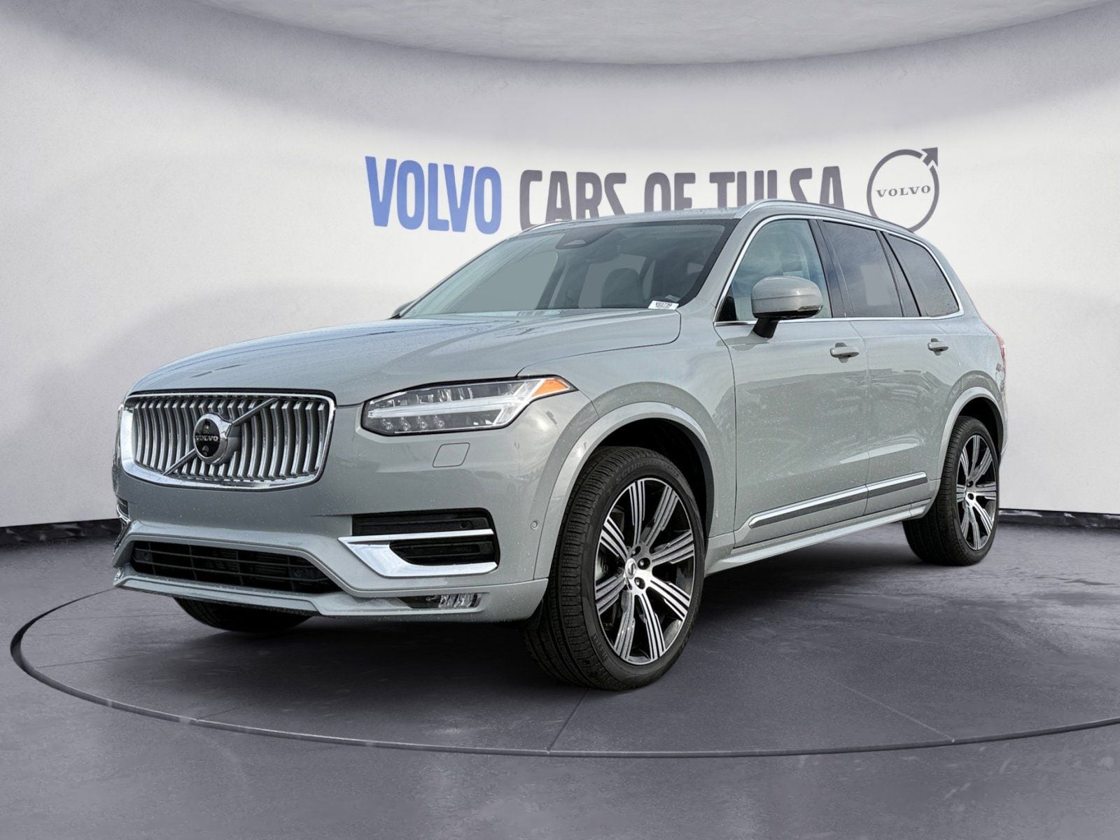 2025 Volvo XC90 Plus's photo
