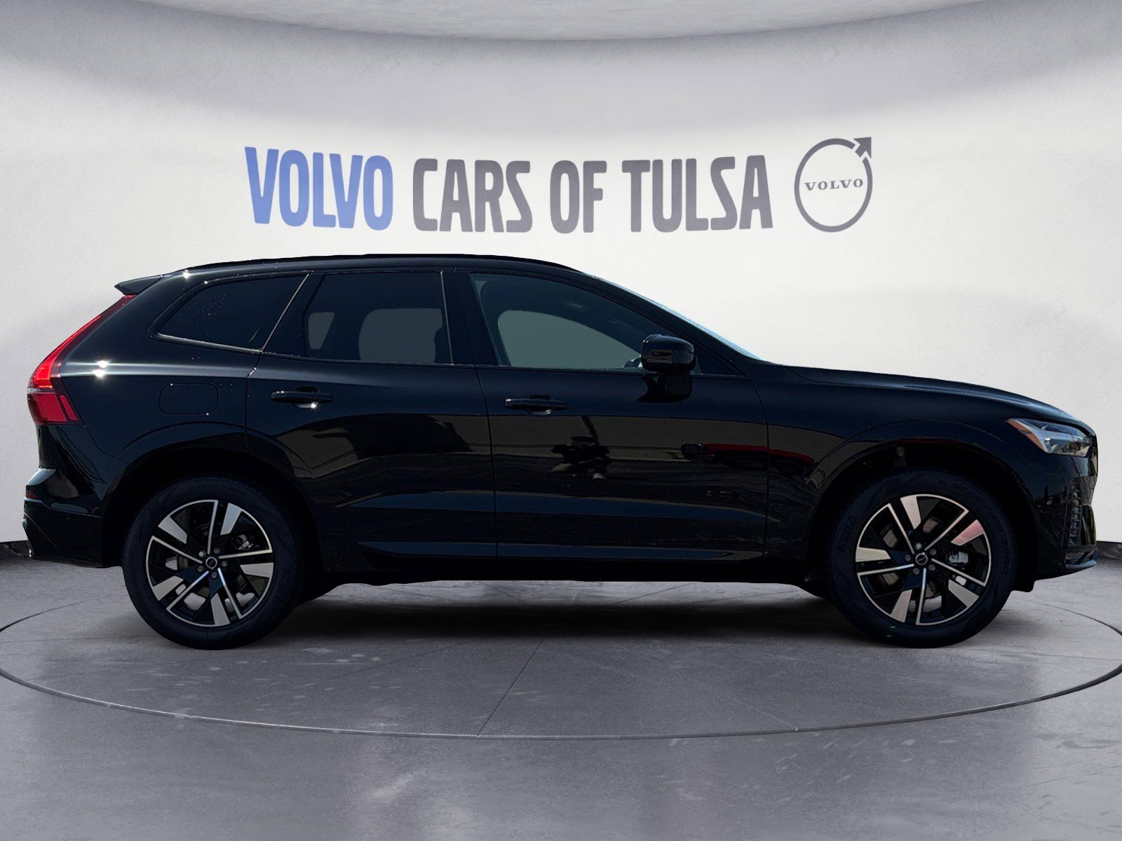 2026 Volvo XC60 Plus - Photo 6