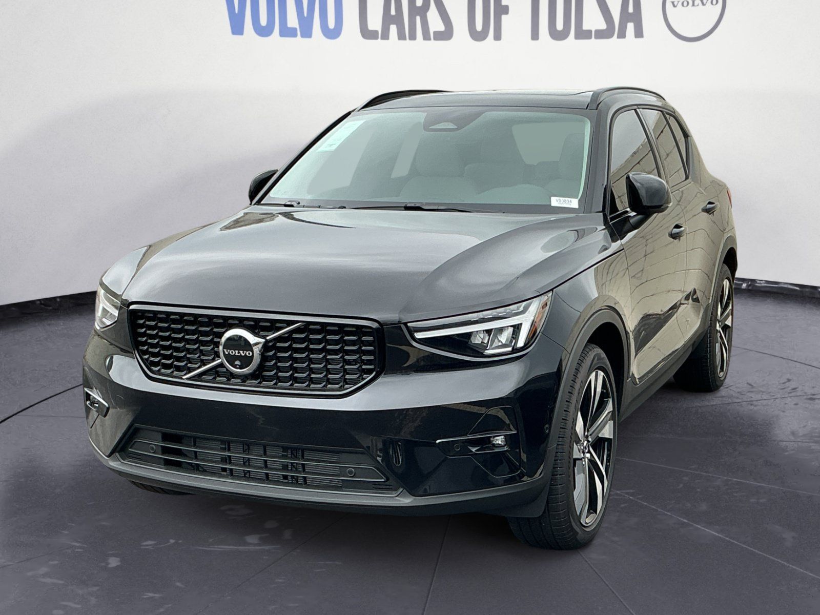 2026 Volvo XC40 SUV 