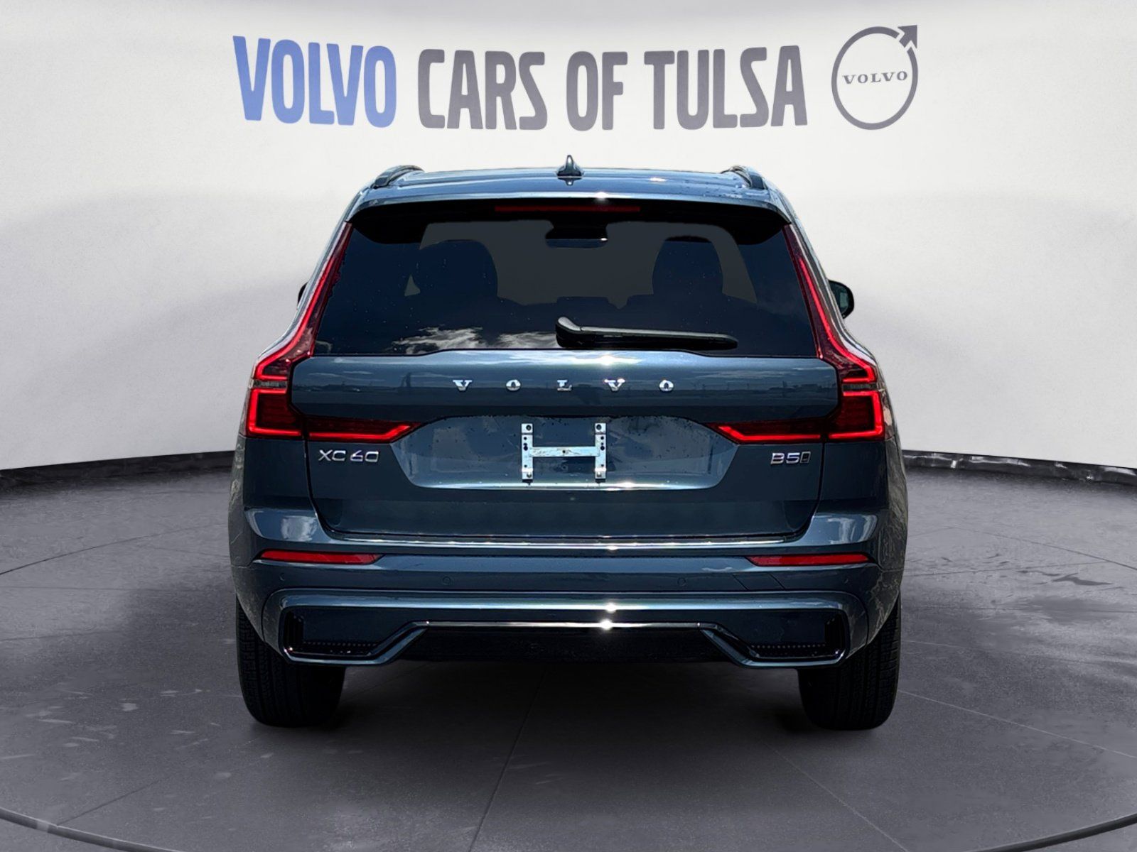2026 Volvo XC60 B5 Core photo 4