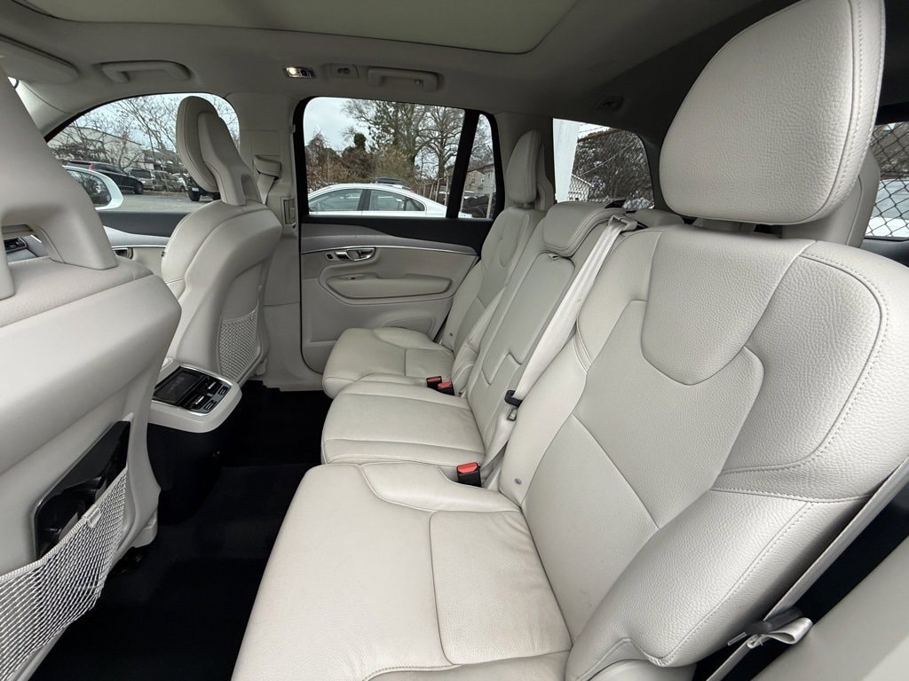 Used 2022 Volvo XC90 Momentum T5 FWD Momentum 7P