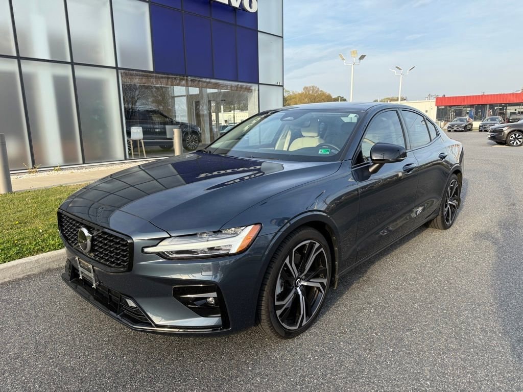 Used 2023 Volvo S60 B5 Core Dark Theme B5 AWD Core Dark Theme