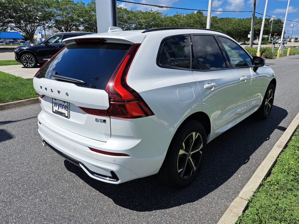 New 2026 Volvo XC60 B5 Core SUV