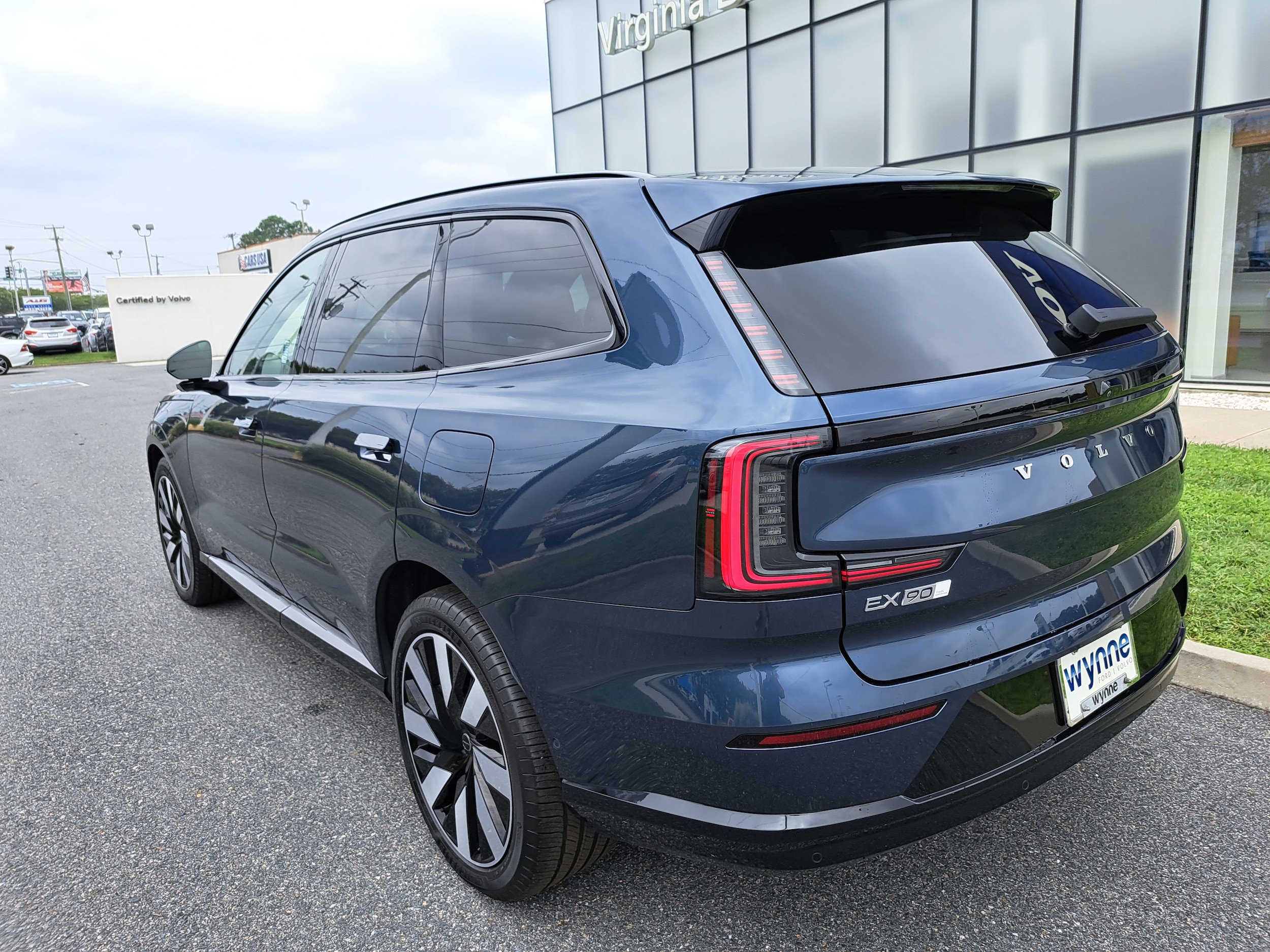 2025 Volvo EX90 Twin Motor Performance Ultra photo 3