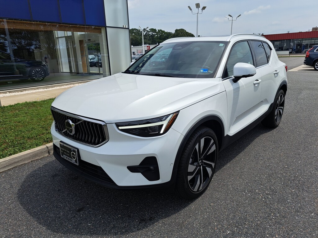 Certified 2024 Volvo XC40 Ultimate Bright Theme B5 AWD Ultimate Bright Theme