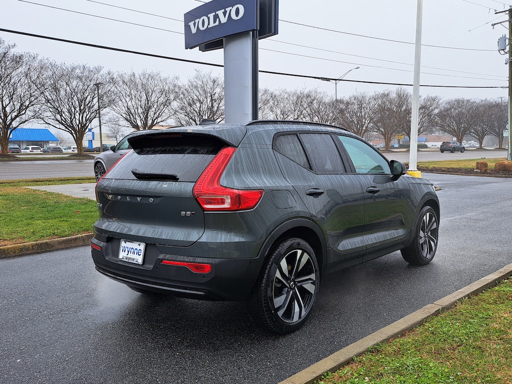 New 2026 Volvo XC40 B5 Plus SUV