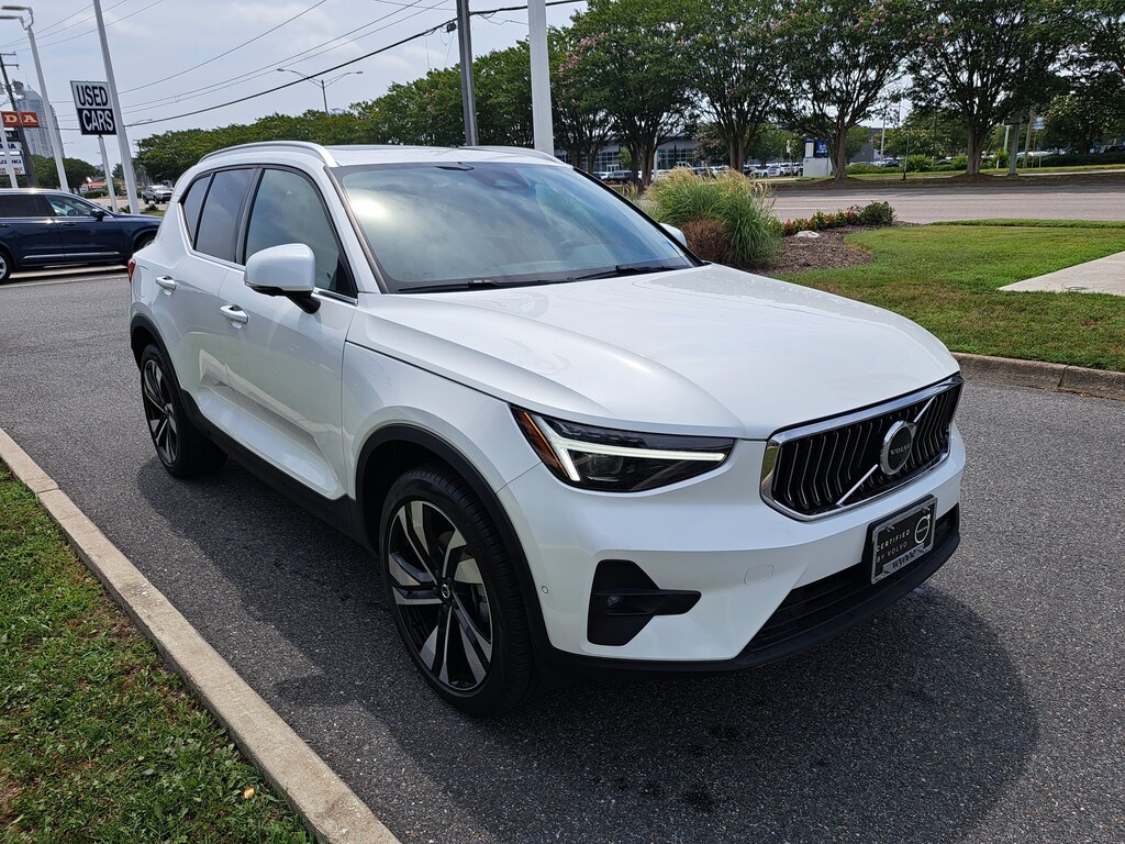 Certified 2024 Volvo XC40 Ultimate Bright Theme B5 AWD Ultimate Bright Theme