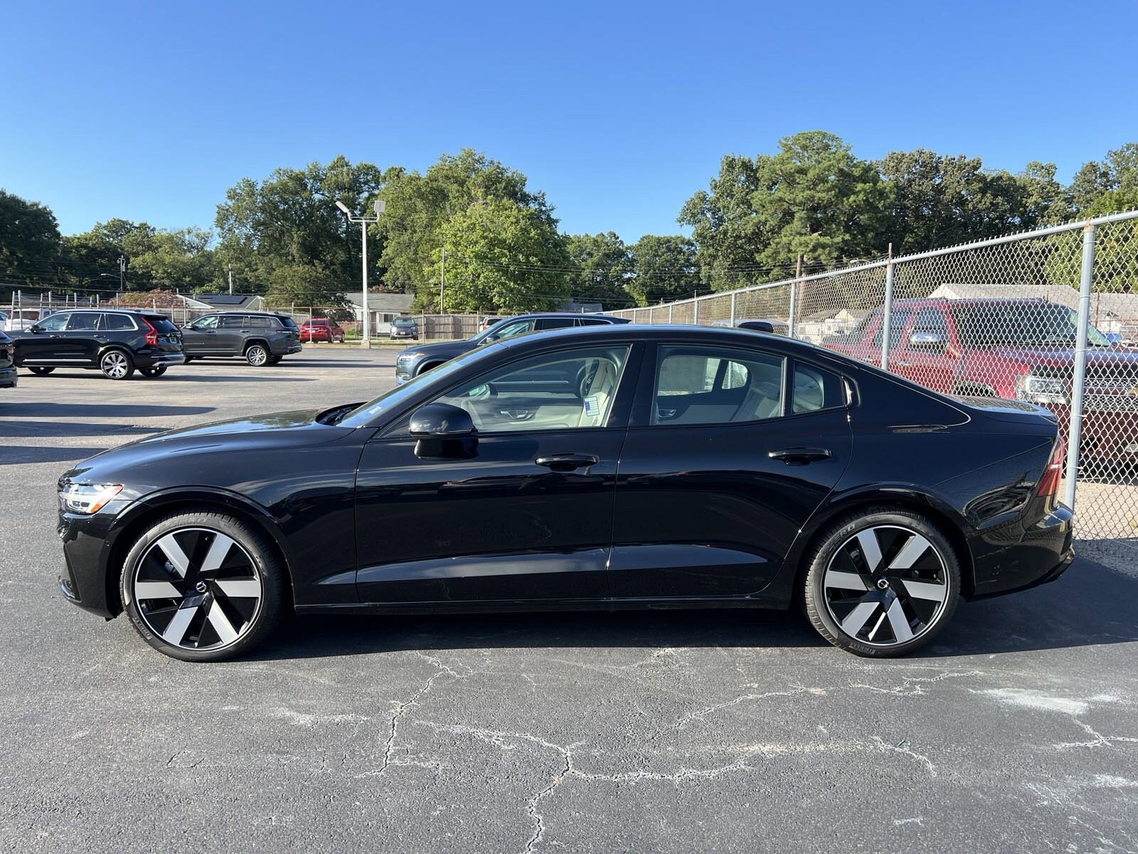 2024 Volvo S60 B5 Plus photo 2