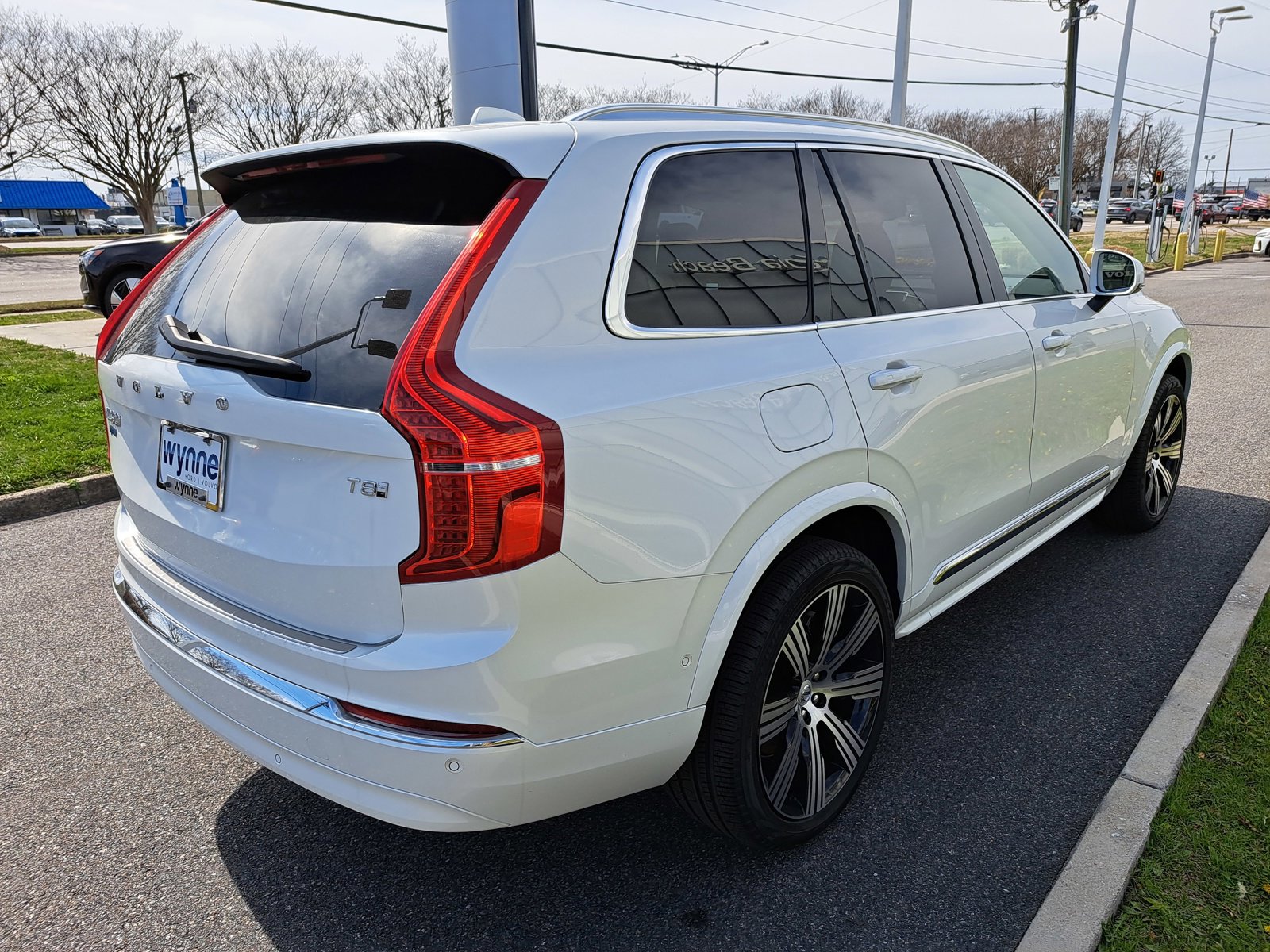 2025 Volvo XC90 T8 Plus photo 3