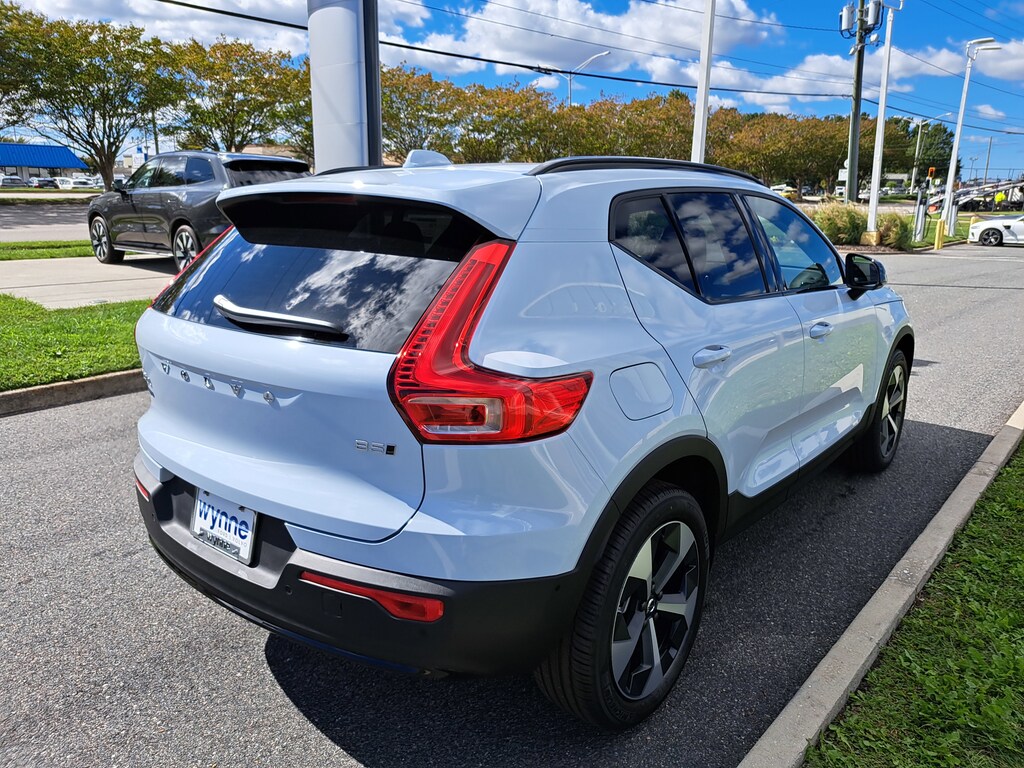 New 2026 Volvo XC40 B5 Plus SUV