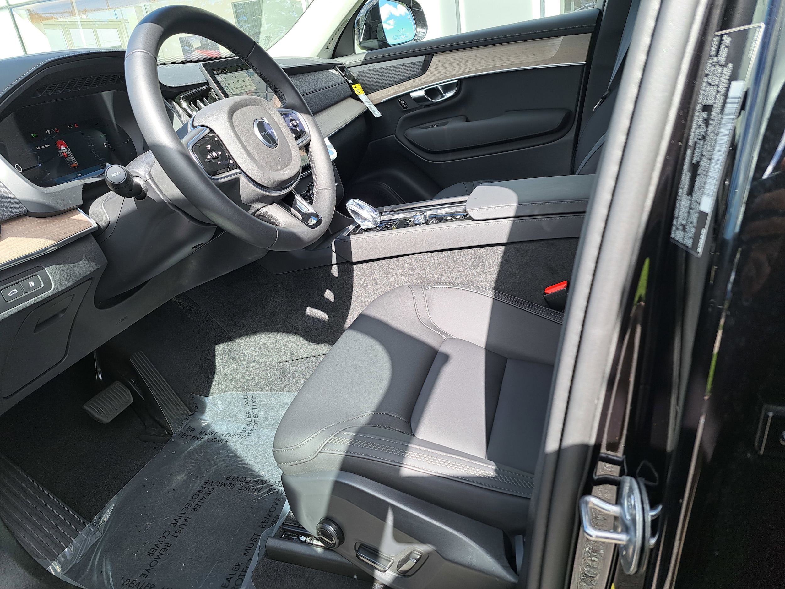 2025 Volvo XC90 Plus - Photo 6