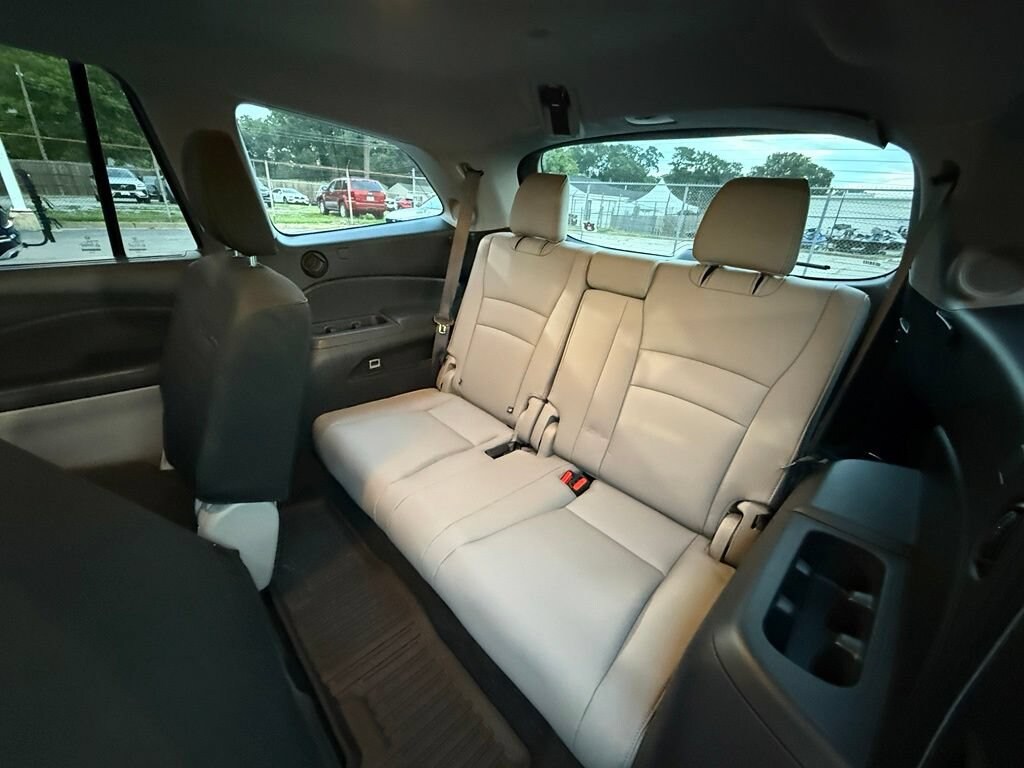 Used 2018 Honda Pilot Touring Touring AWD