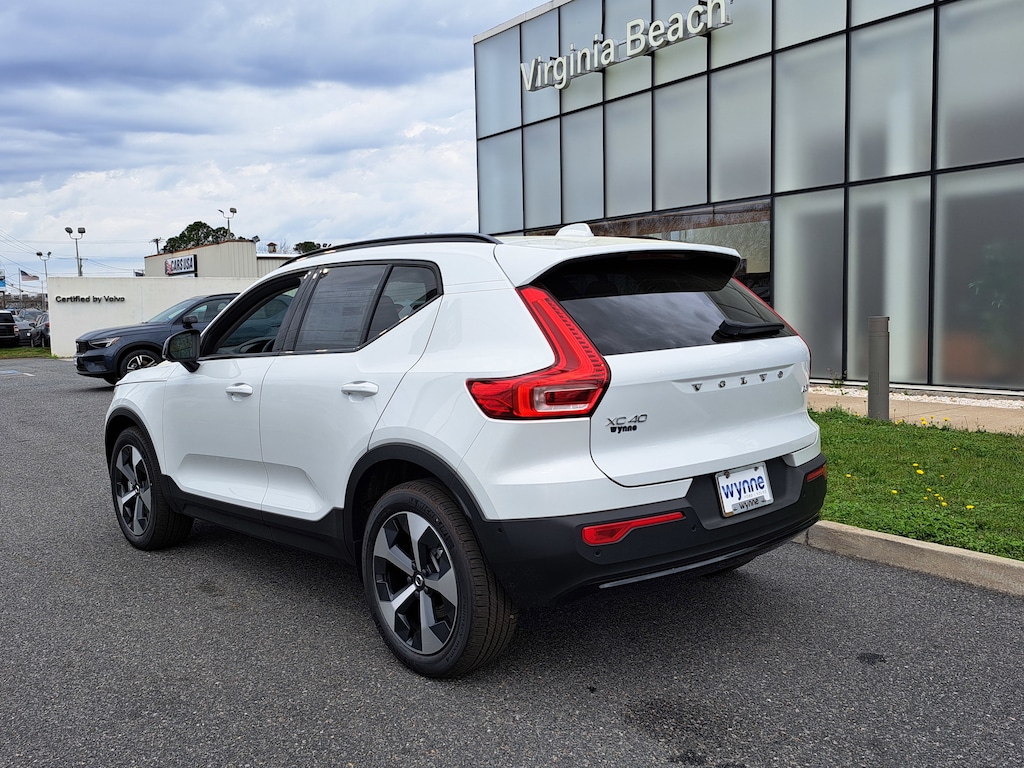New 2026 Volvo XC40 B5 Plus SUV
