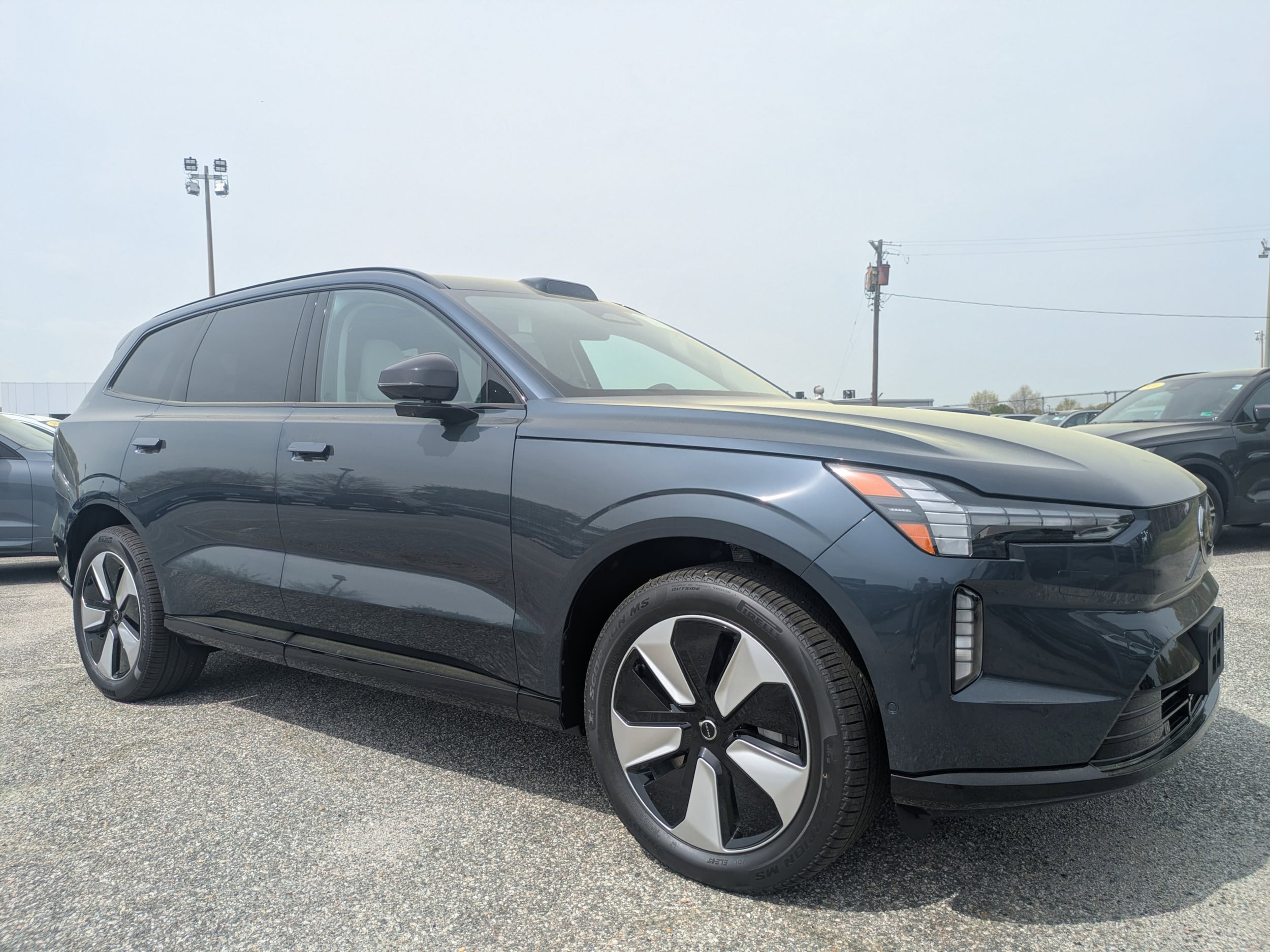 Used 2025 Volvo EX90 Plus with VIN 7JDEV3VK4SG011104 for sale in Virginia Beach, VA