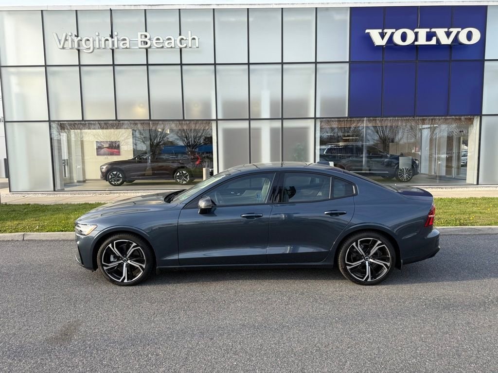 Used 2023 Volvo S60 B5 Core Dark Theme B5 AWD Core Dark Theme
