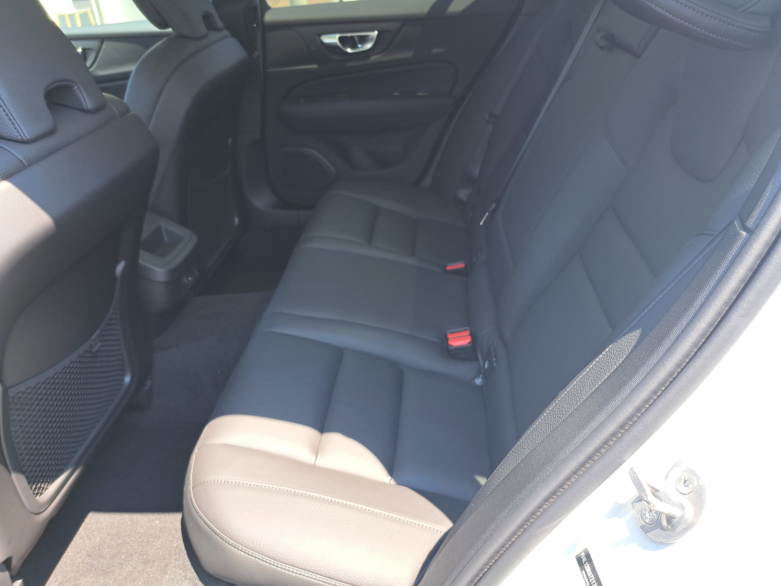 2026 Volvo V60 Cross Country Plus - Photo 7