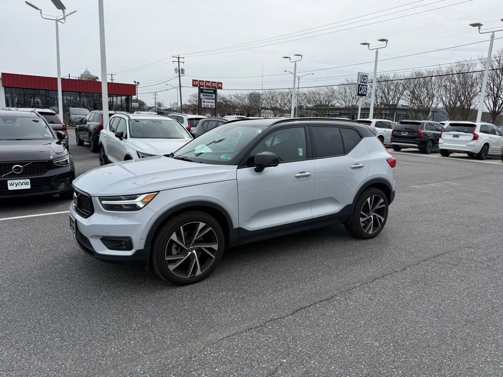 Used 2022 Volvo XC40 R-Design T5 AWD R-Design
