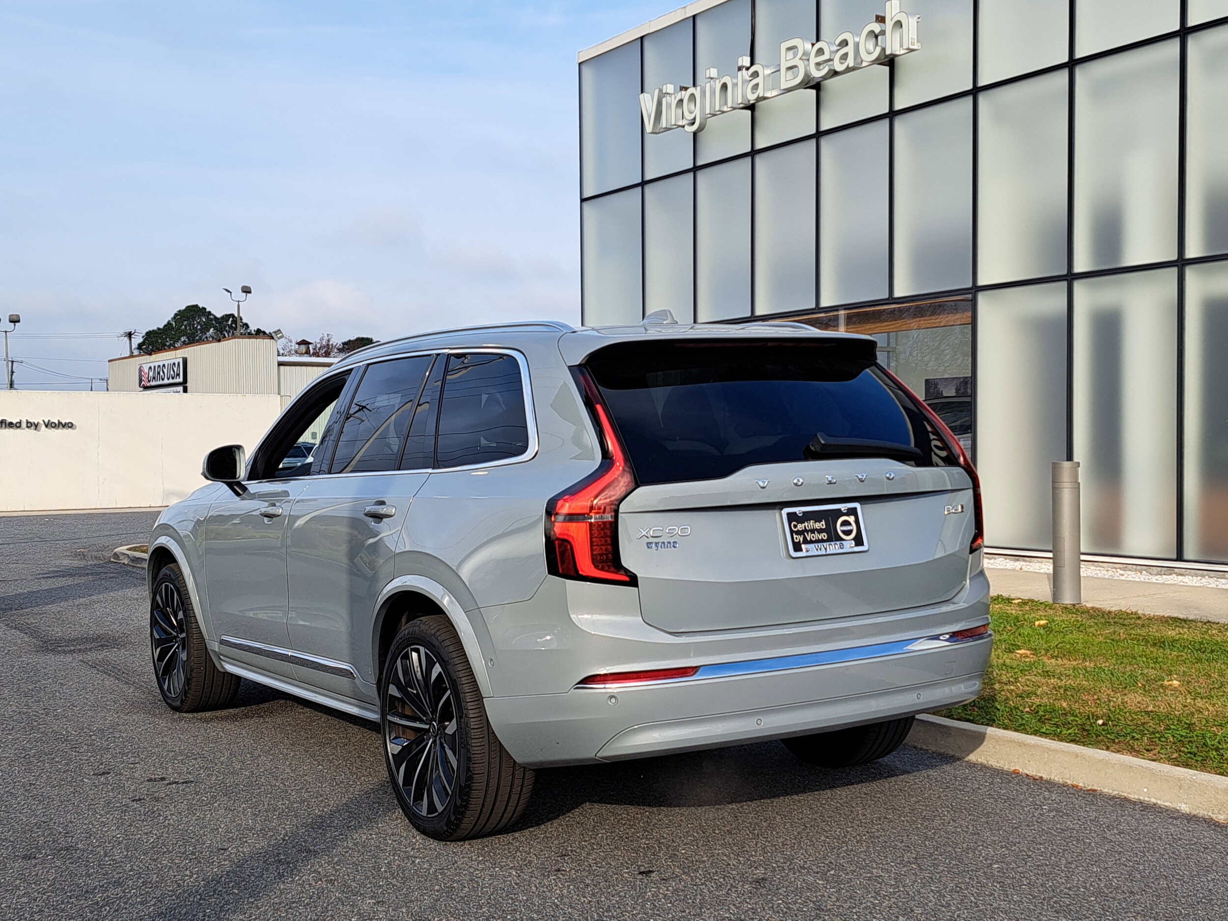 2025 Volvo XC90 AWD Plus photo 3