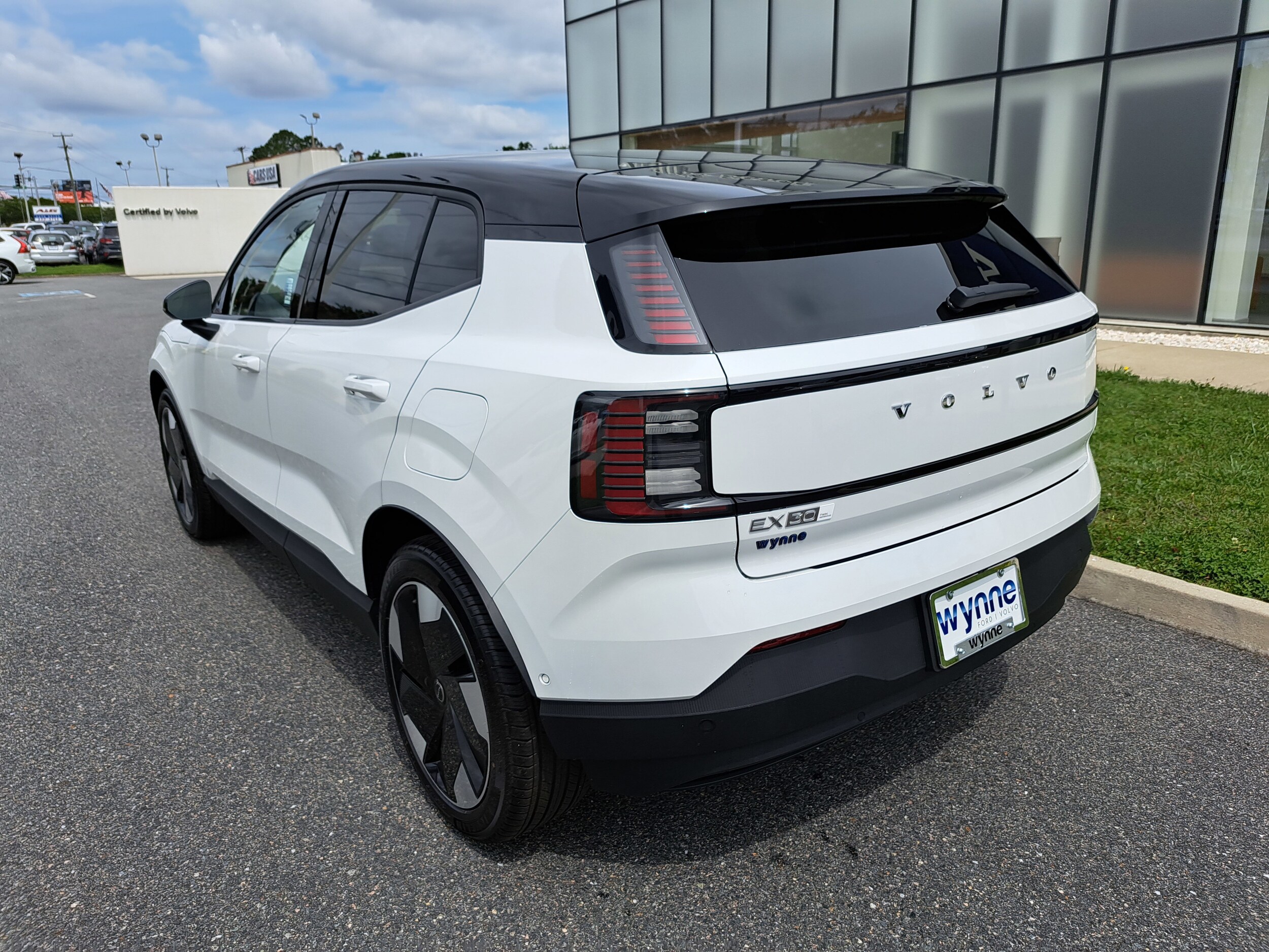 2025 Volvo EX30 Ultra photo 3