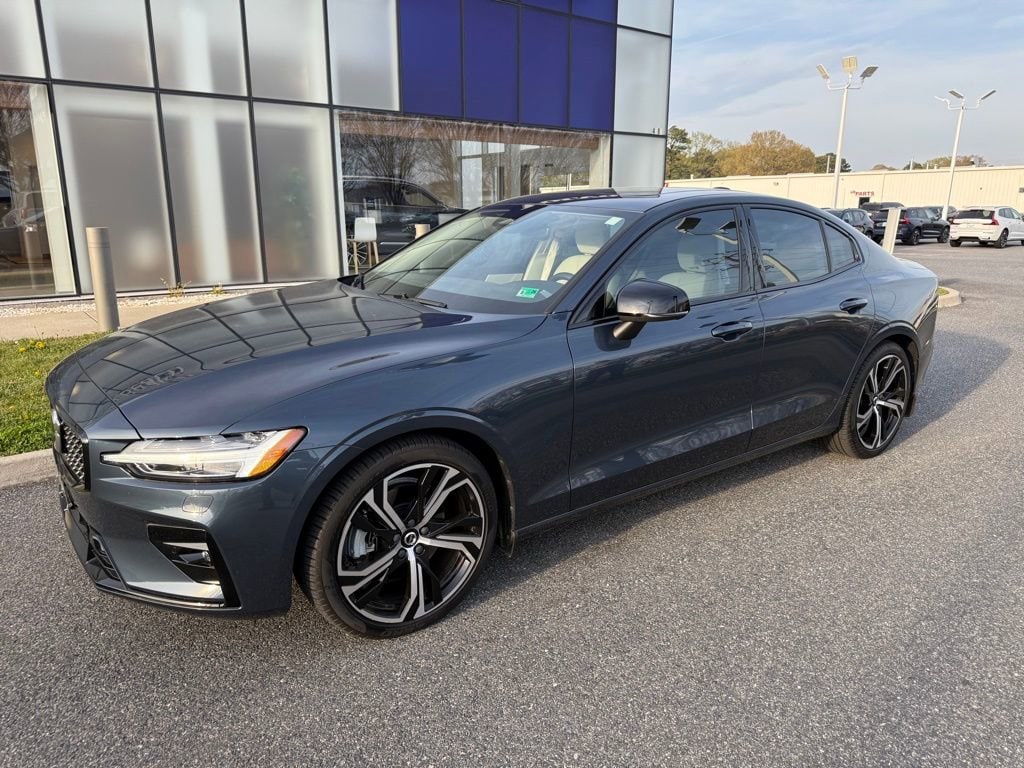 Used 2023 Volvo S60 B5 Core Dark Theme B5 AWD Core Dark Theme