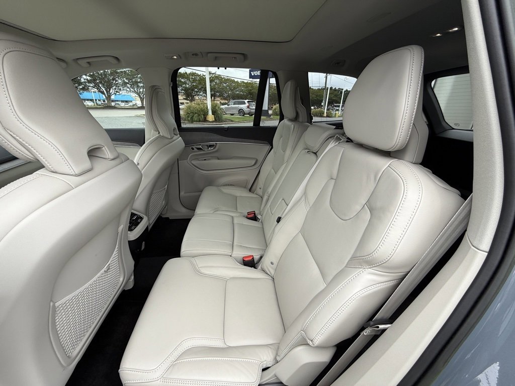 2023 Volvo XC90 AWD Ultimate photo 2