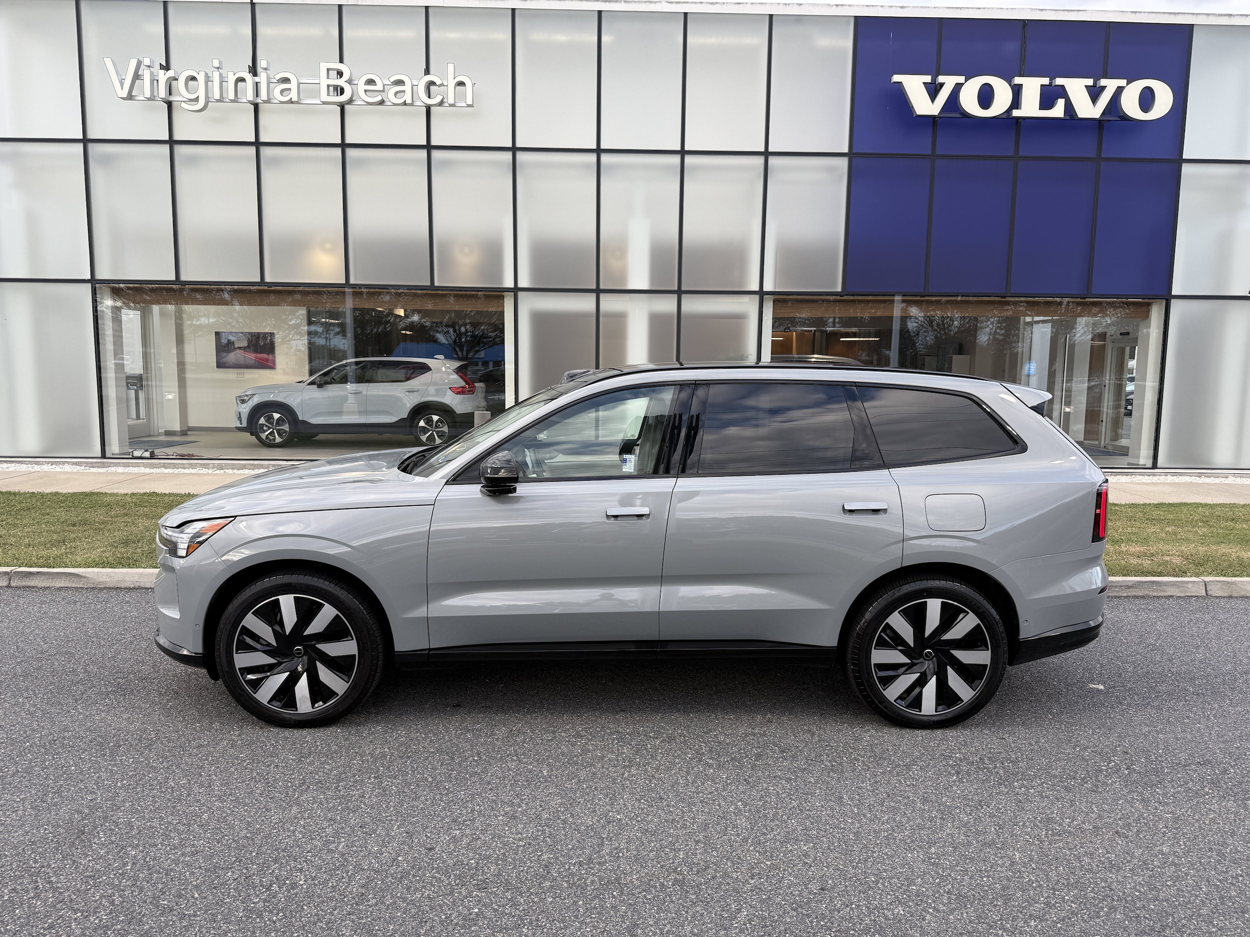 Certified 2025 Volvo EX90 Ultra with VIN 7JDEV3VL8SG000485 for sale in Virginia Beach, VA