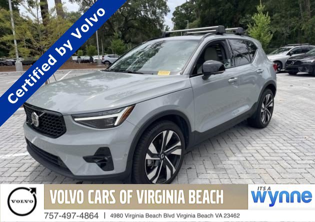 2024 Volvo XC40 B5 Ultimate Dark AWD's photo