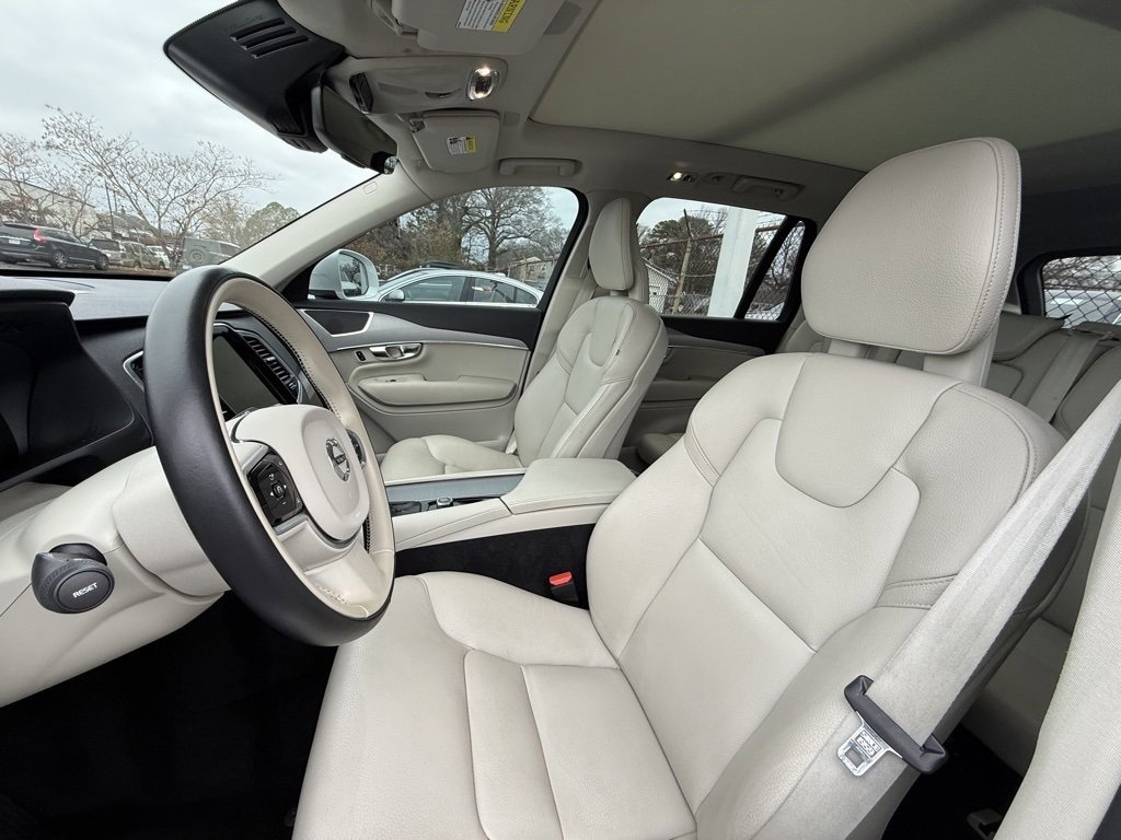 Used 2022 Volvo XC90 Momentum T5 FWD Momentum 7P