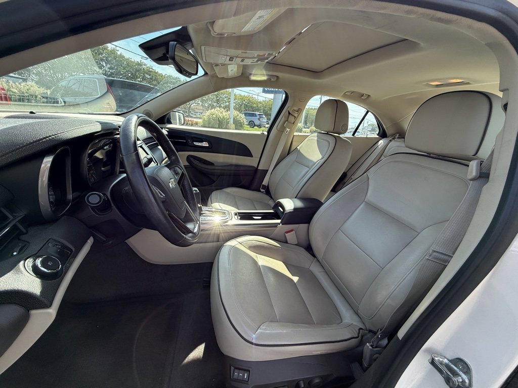 2013 Chevrolet Malibu LTZ photo 2