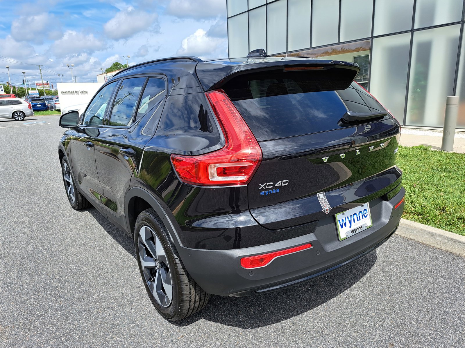 2025 Volvo XC40 Plus photo 4