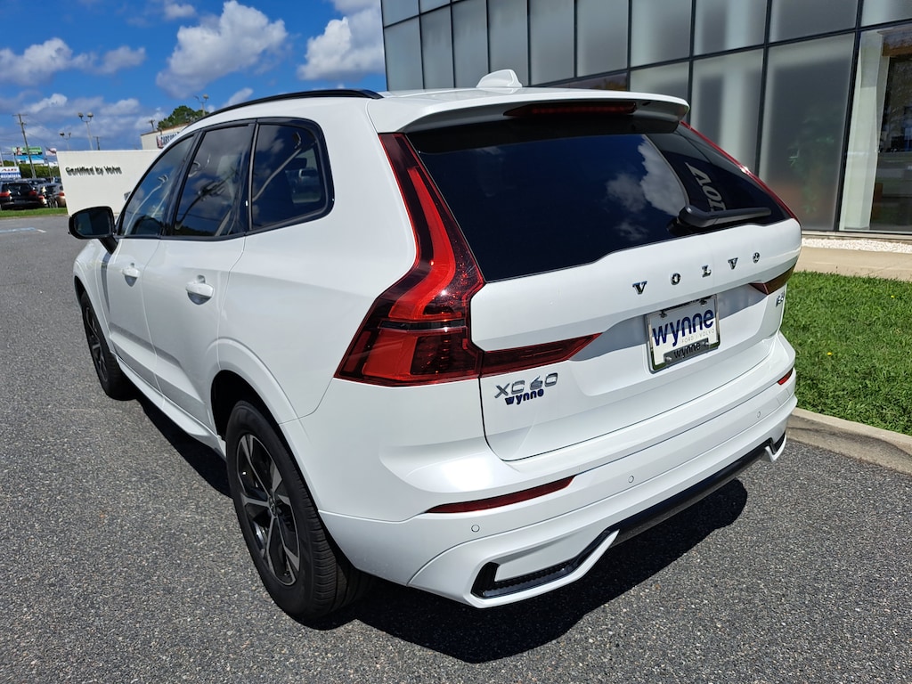 New 2026 Volvo XC60 B5 Core SUV