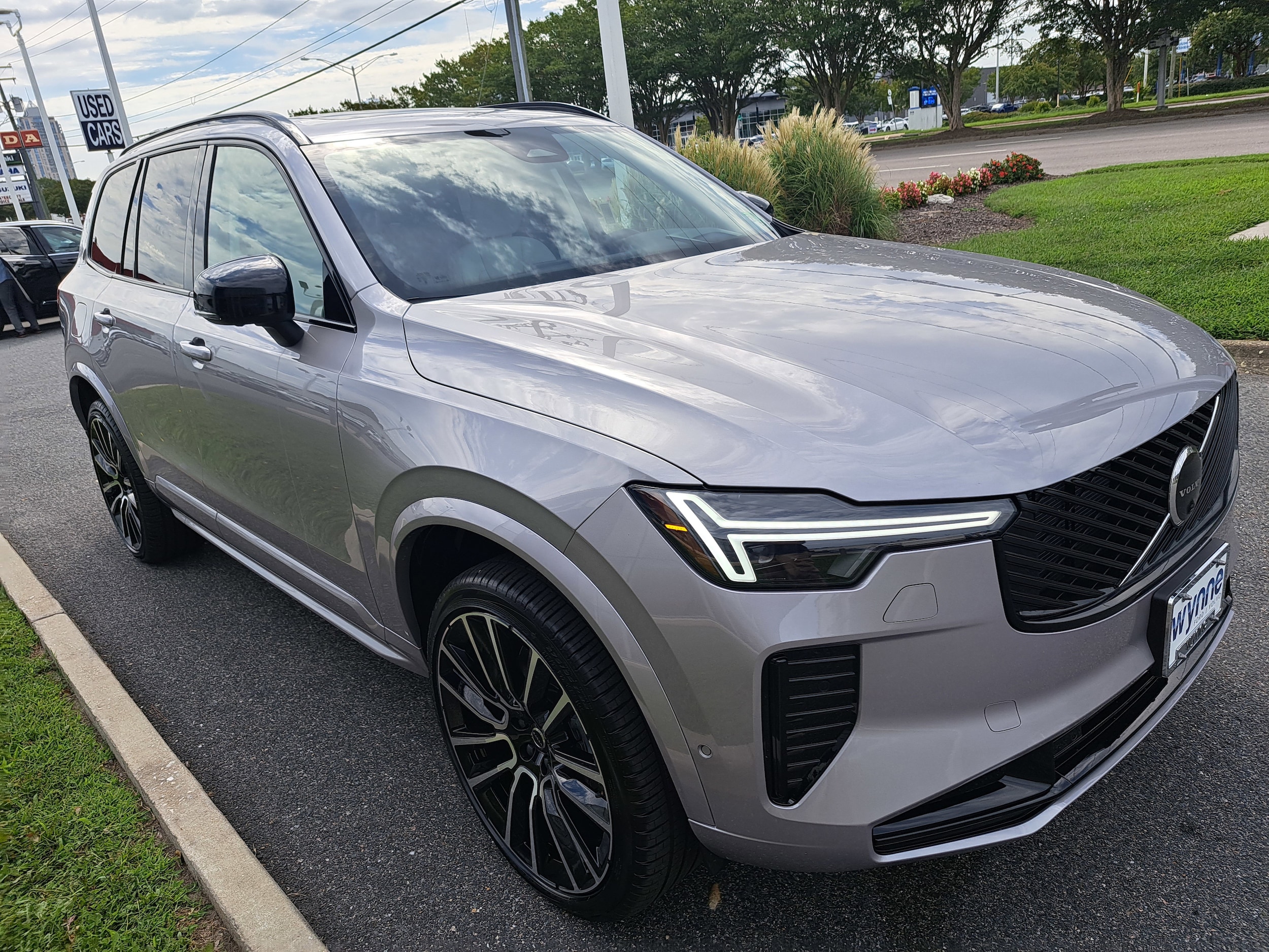 New 2026 Volvo XC90 B6 Ultra Dark Theme 7-Seater | Volvo Cars of