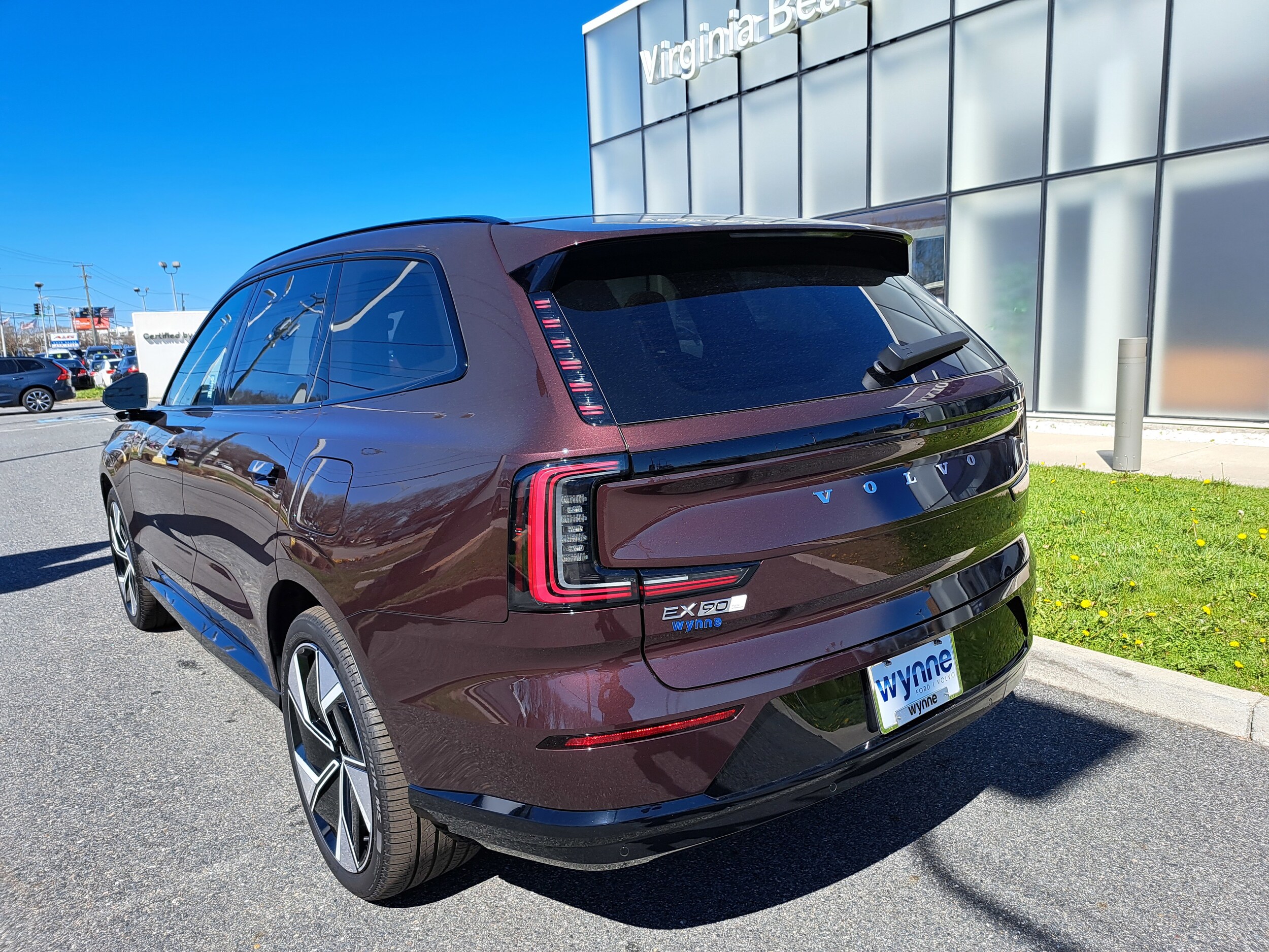 2025 Volvo EX90 Twin Motor Performance Ultra photo 2