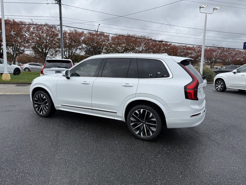 2025 Volvo XC90 B5 AWD Plus photo 3