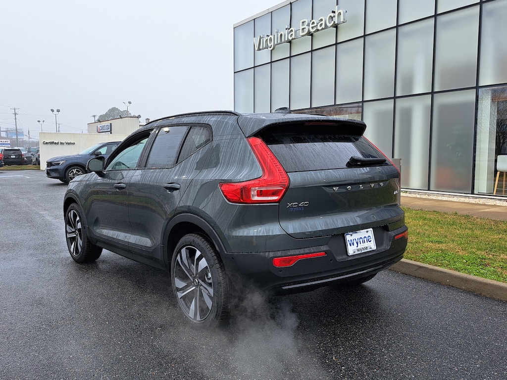 New 2026 Volvo XC40 B5 Plus SUV