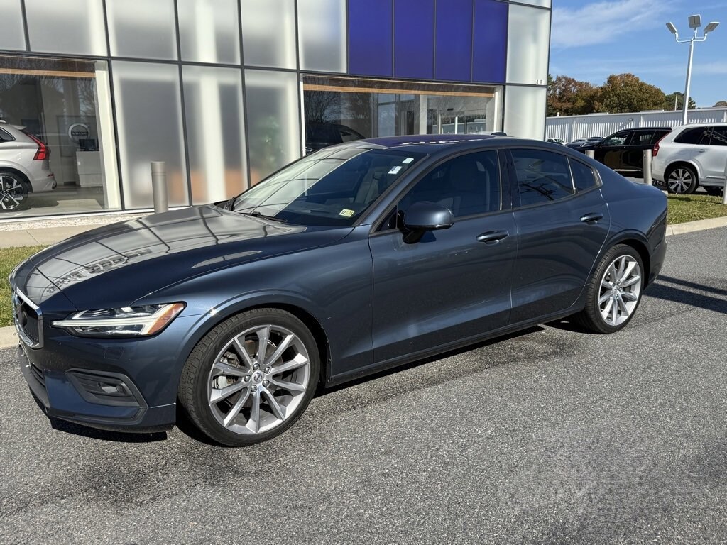 Used 2019 Volvo S60 Momentum T5 FWD Momentum