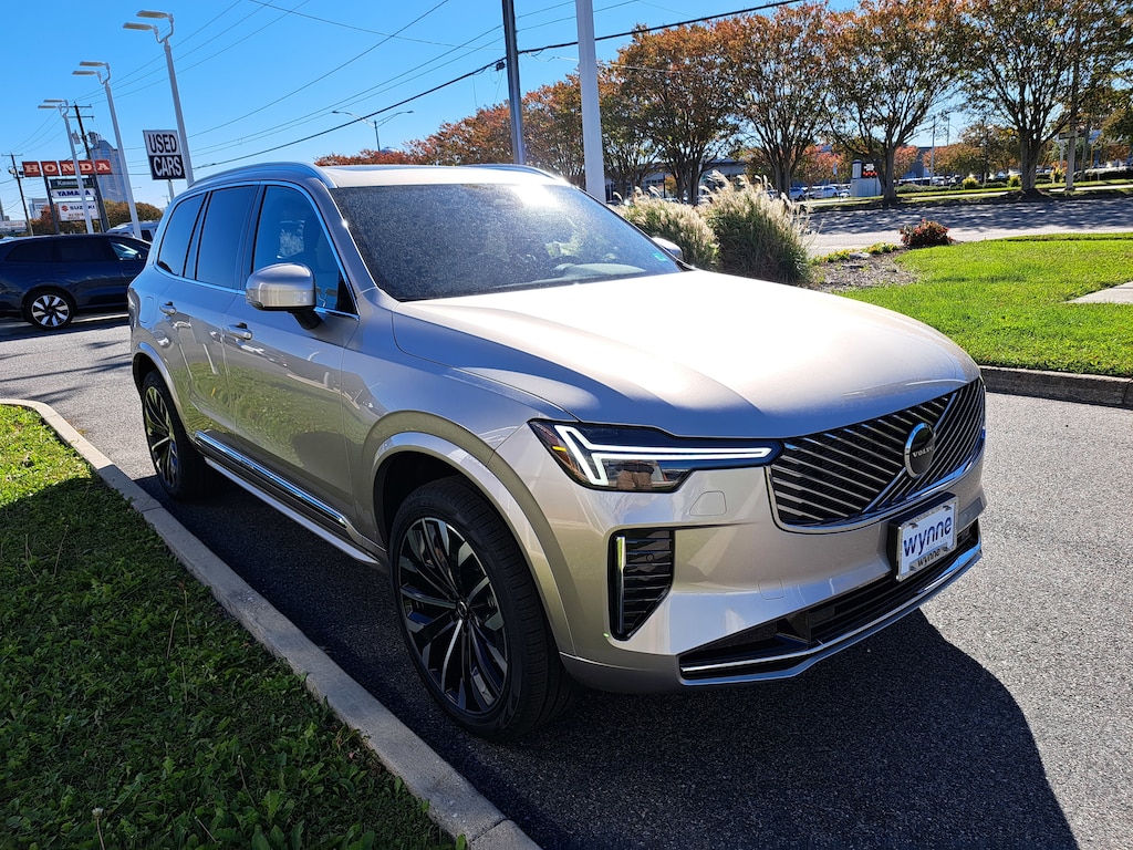New 2026 Volvo XC90 B5 Core SUV