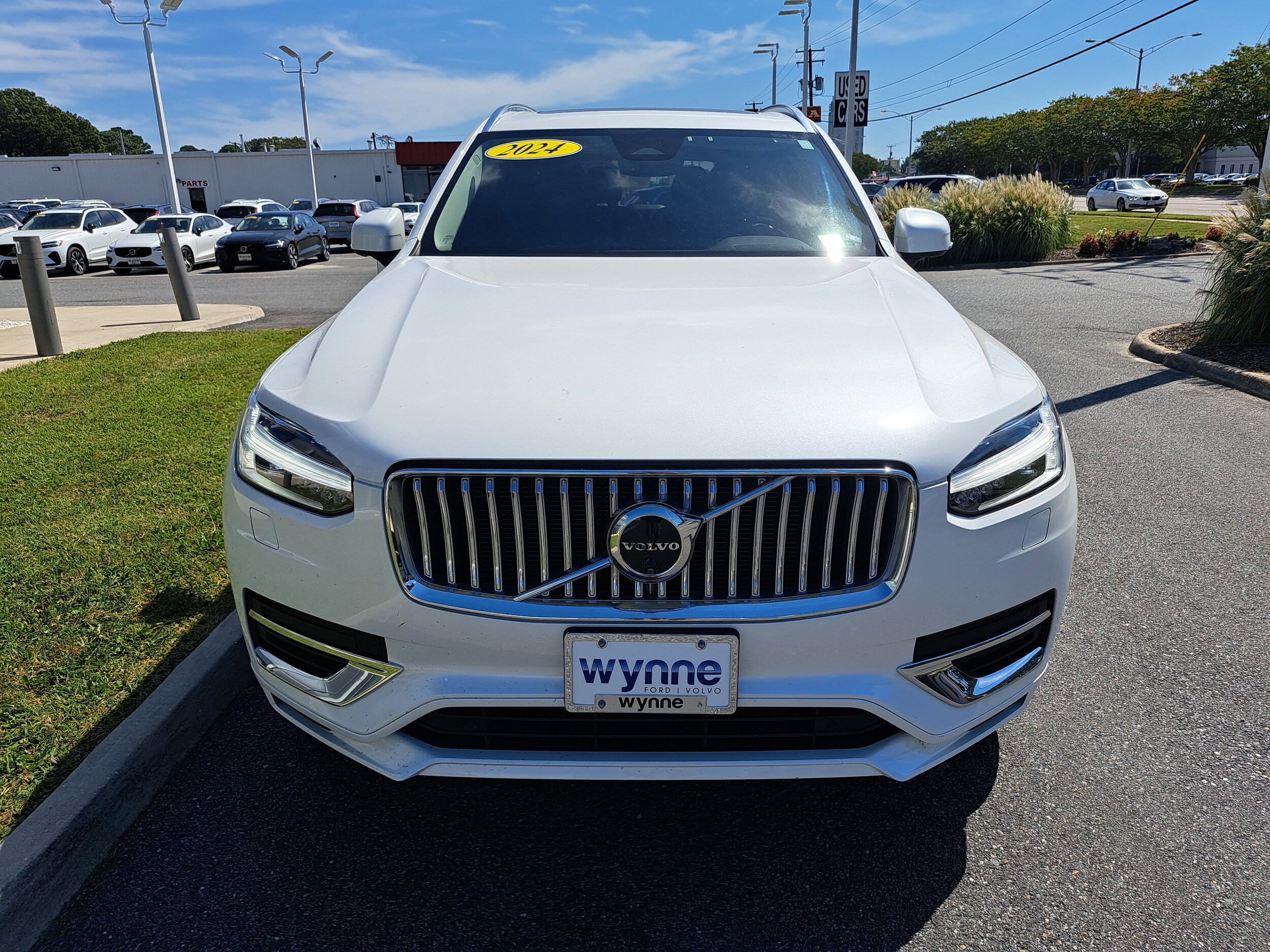 2024 Volvo XC90 Recharge T8 Plus photo 2