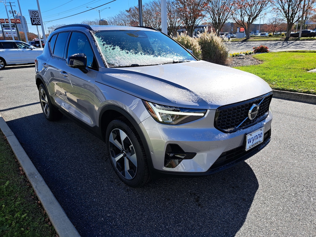 New 2026 Volvo XC40 B4 Plus SUV