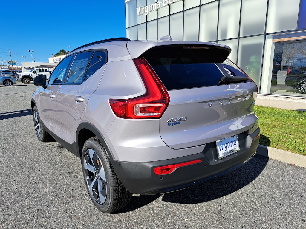 New 2026 Volvo XC40 B4 Plus SUV