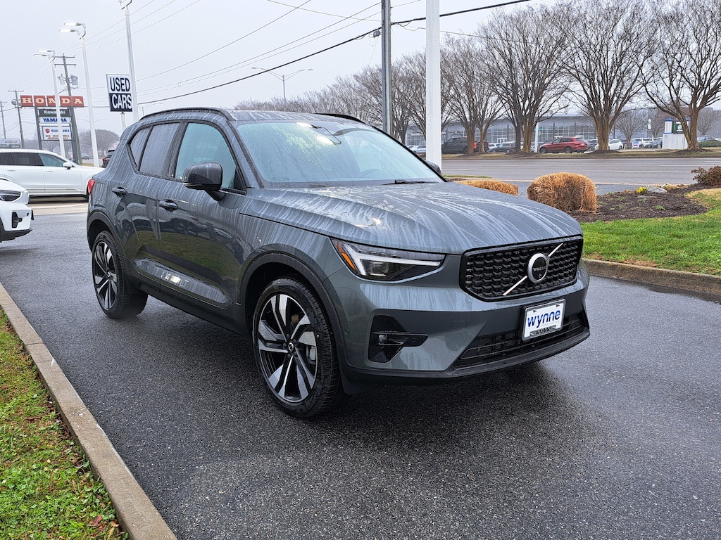 New 2026 Volvo XC40 B5 Plus SUV