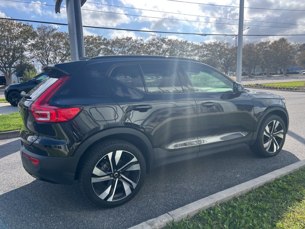 Used 2024 Volvo XC40 Ultimate Dark Theme B5 AWD Ultimate Dark Theme