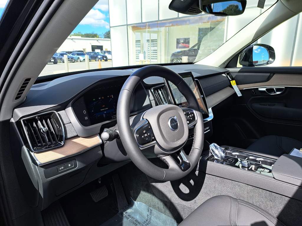 New 2025 Volvo XC90 plug-in hybrid T8 (2025.5) Plus 7-Seater SUV