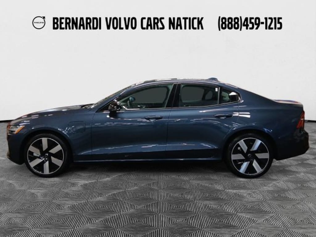 Certified 2025 Volvo S60 Plug-In Hybrid T8 Ultra Sedan