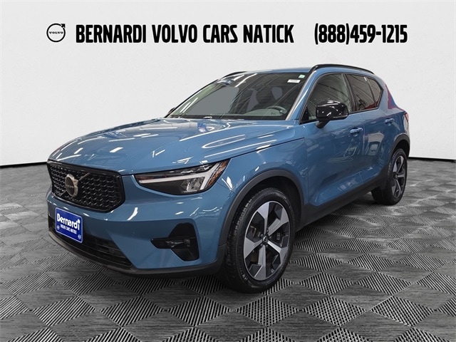 2023 Volvo XC40 Plus
