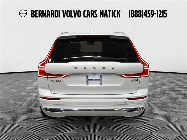 2023 Volvo XC60 B5 Plus photo 3